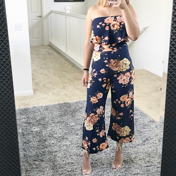 Pants - 🔺SALE🔺Navy Floral Jumpsuit
